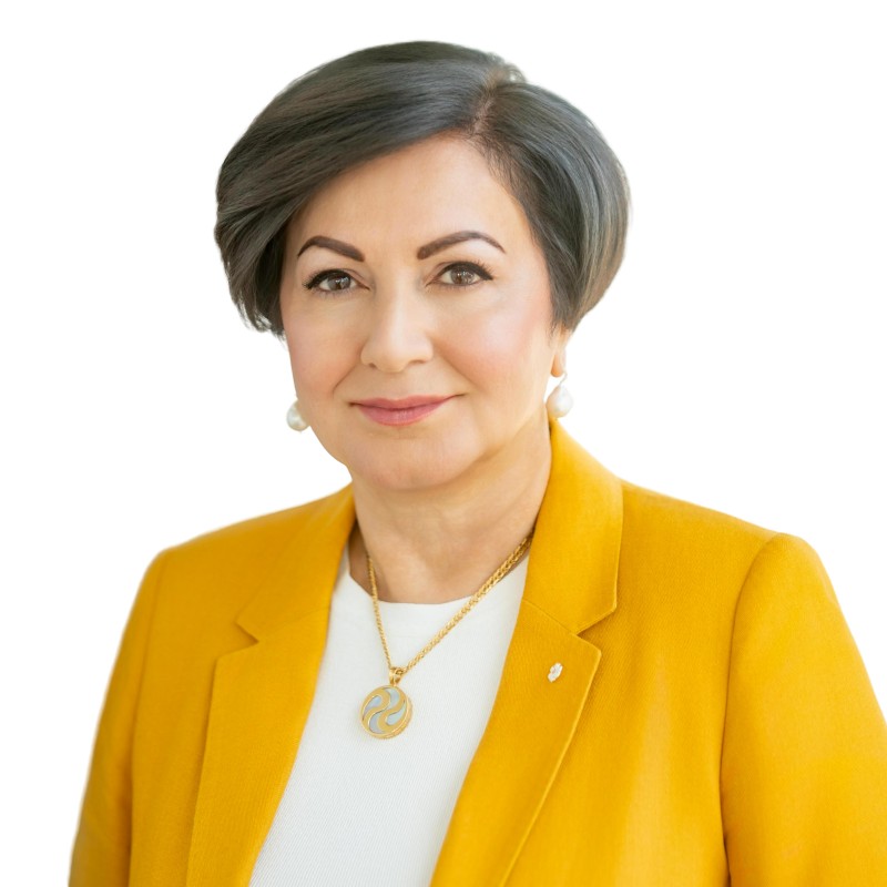 Tina Tehranchian headshot